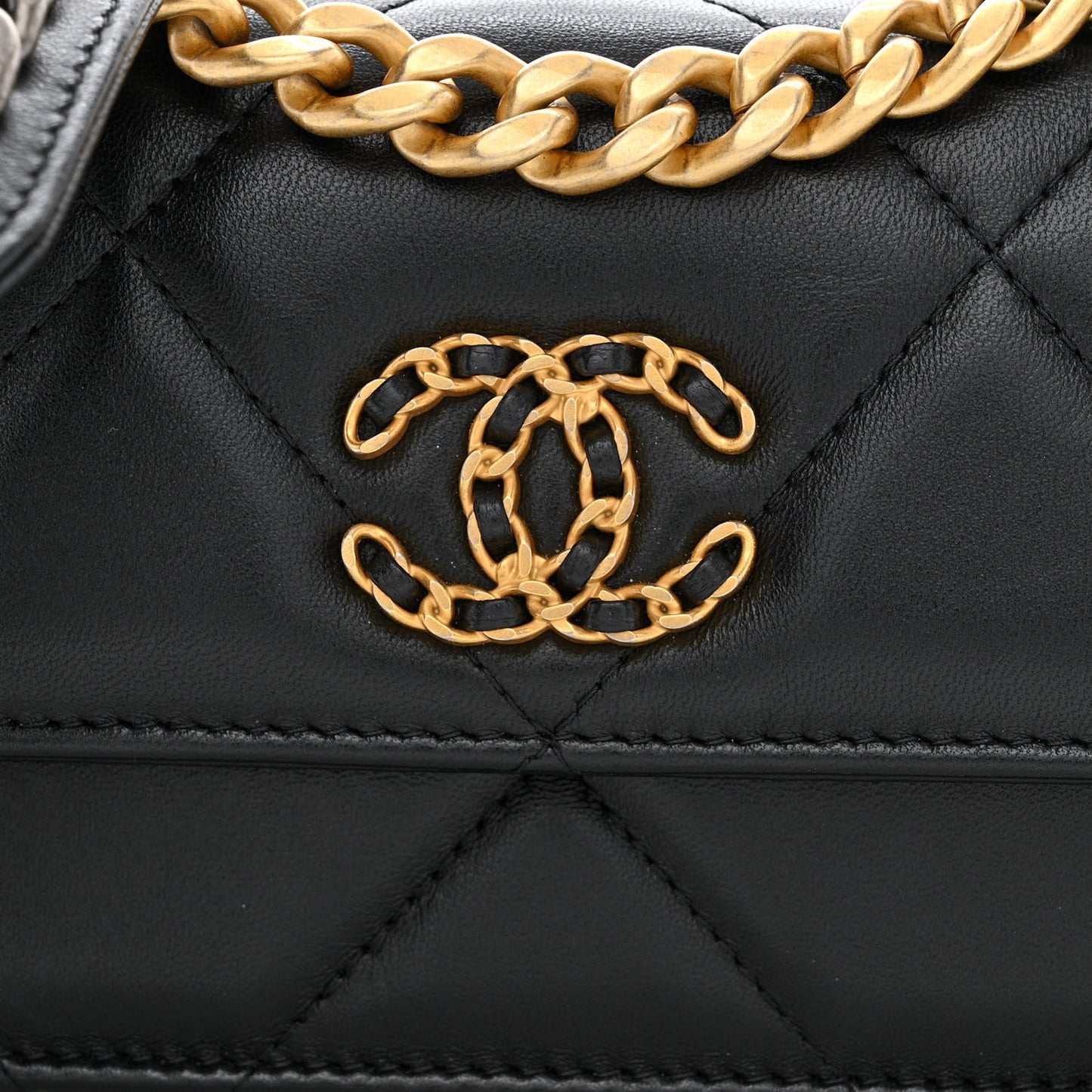 Lambskin Quilted Chanel 19 Flap Phone Holder With Chain Black