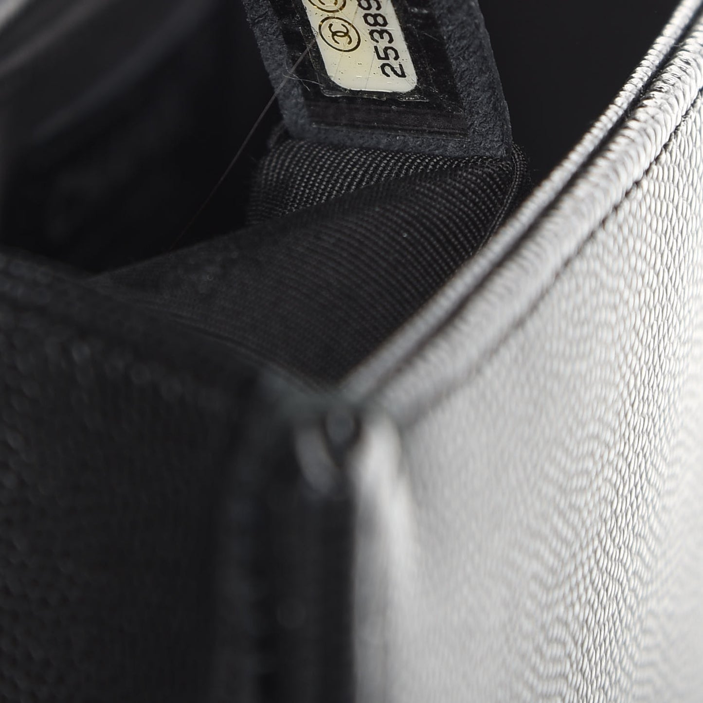 Caviar Quilted Medium Boy Flap Black