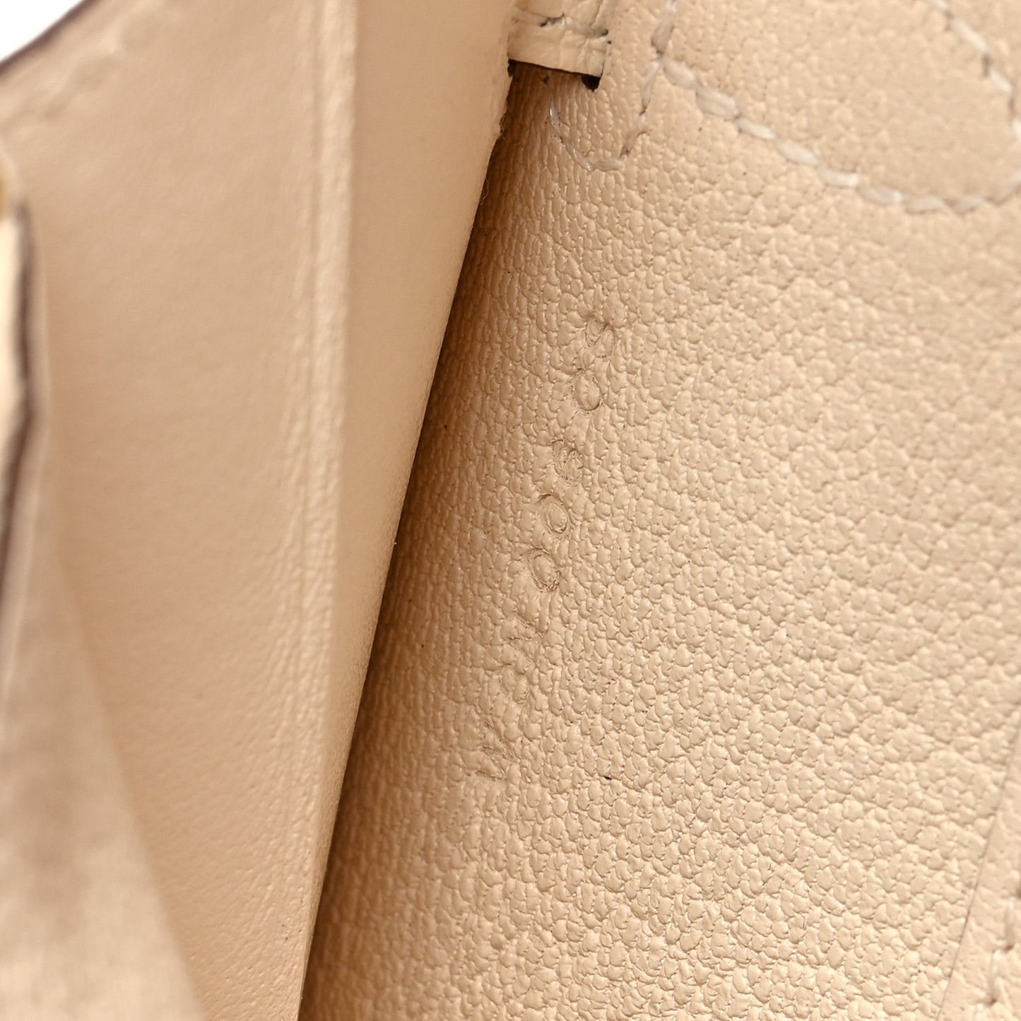 Ostrich Kelly Wallet To Go Craie