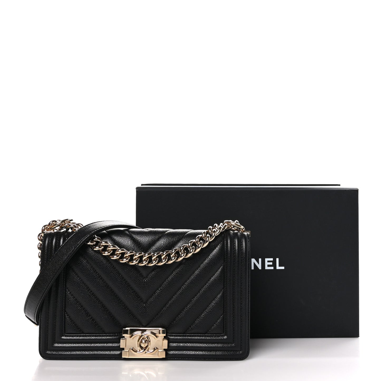 Caviar Chevron Quilted Medium Boy Flap Black