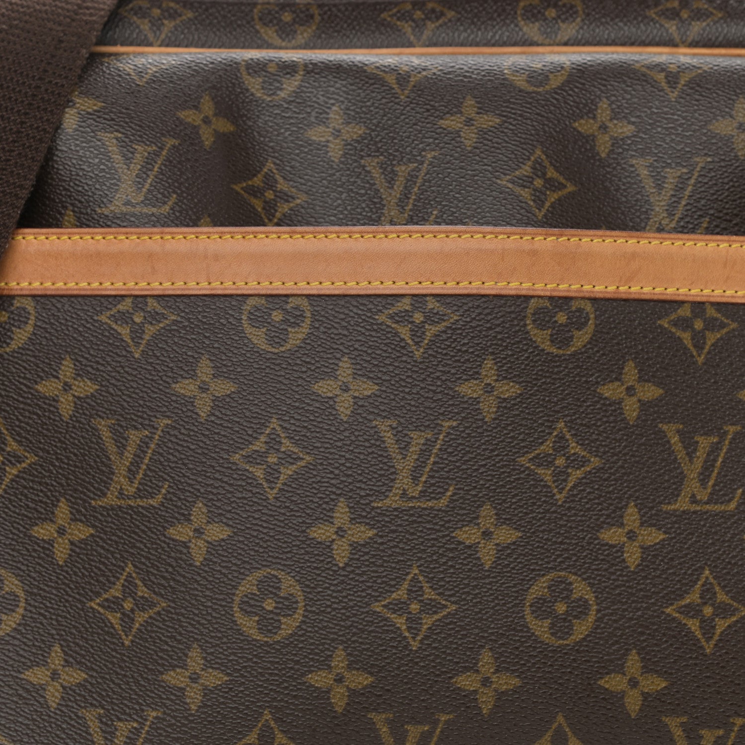 Louis Vuitton Monogram Reporter GM 7 of 9