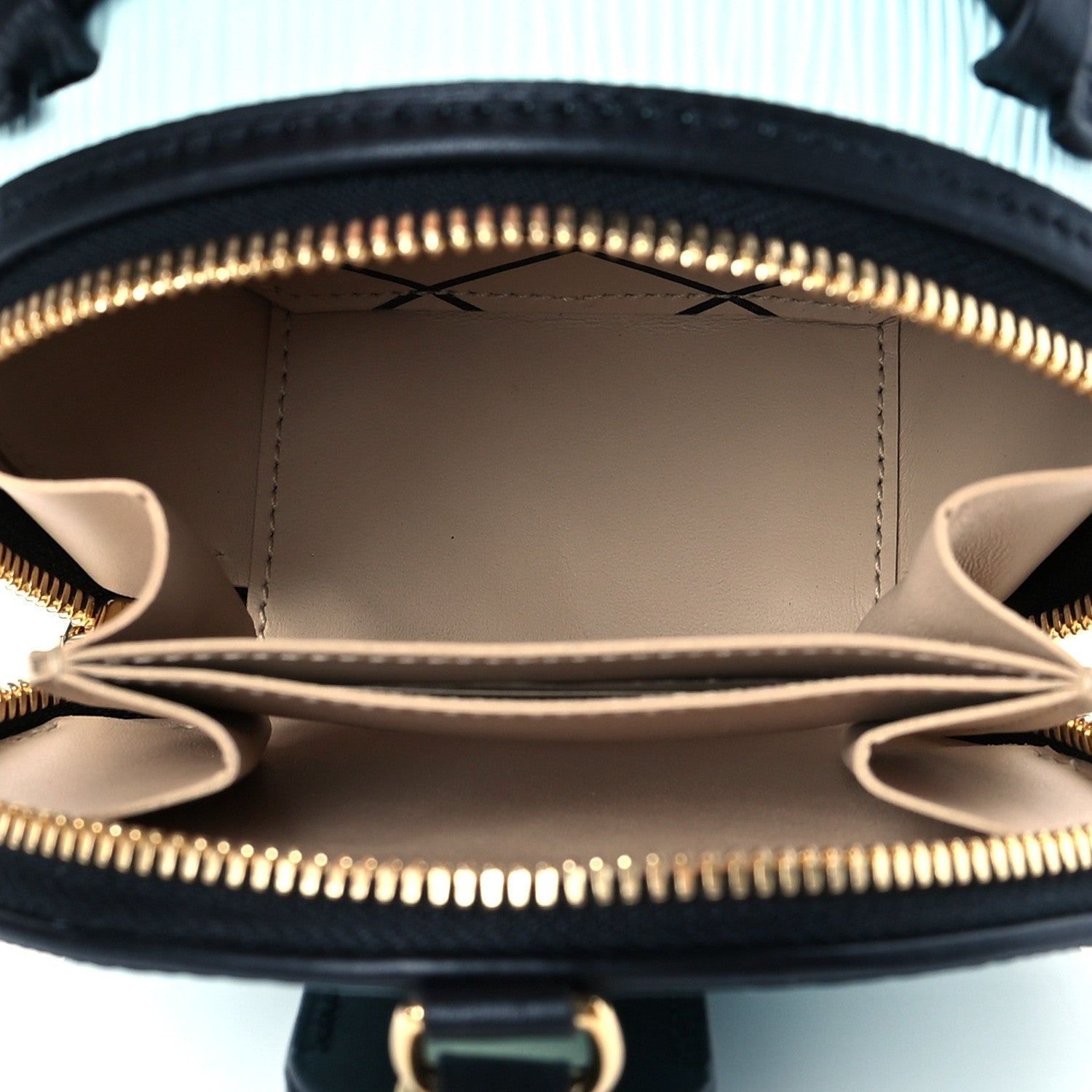 Louis Vuitton Epi Mini Boite Chapeau Sea 5 of 9