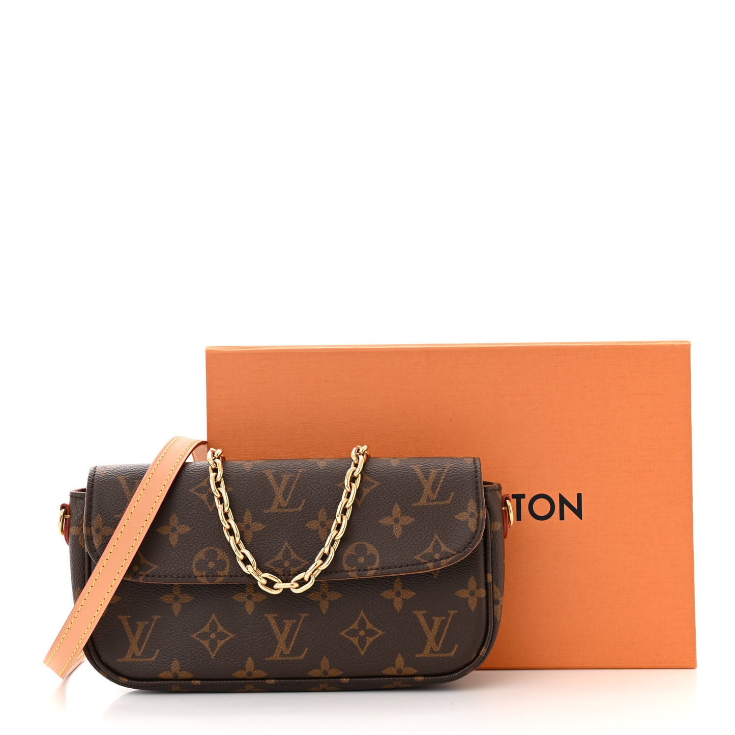 Monogram Ivy Wallet On Chain