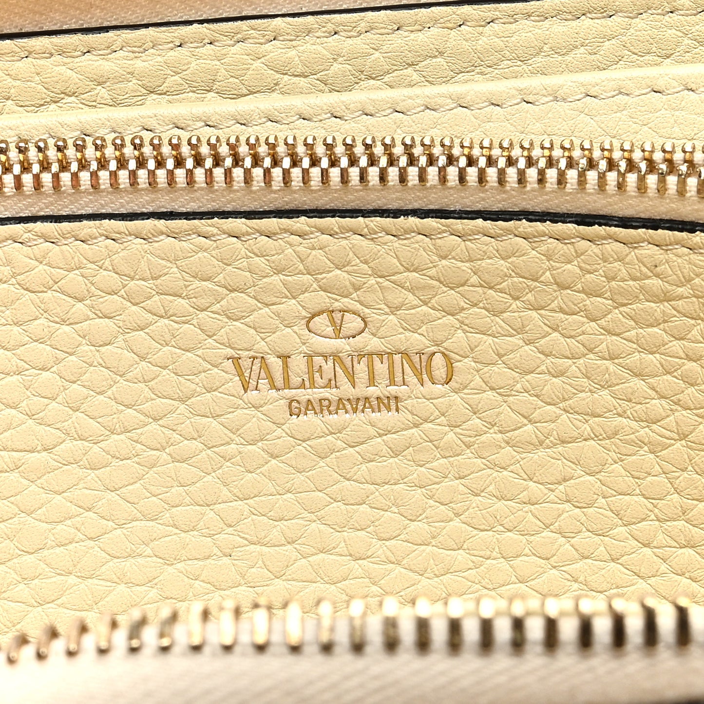 Pebbled Calfskin Rockstud Zip Around Wallet Ivory