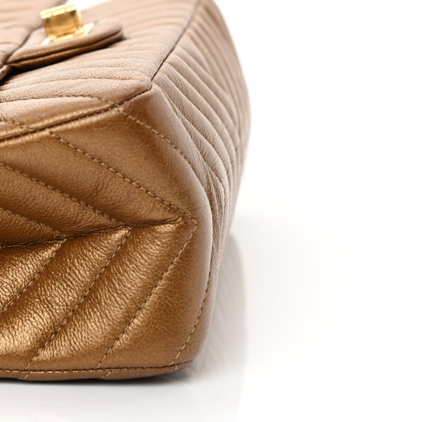 Metallic Calfskin Chevron Quilted 2.55 Reissue 226 Flap Gold