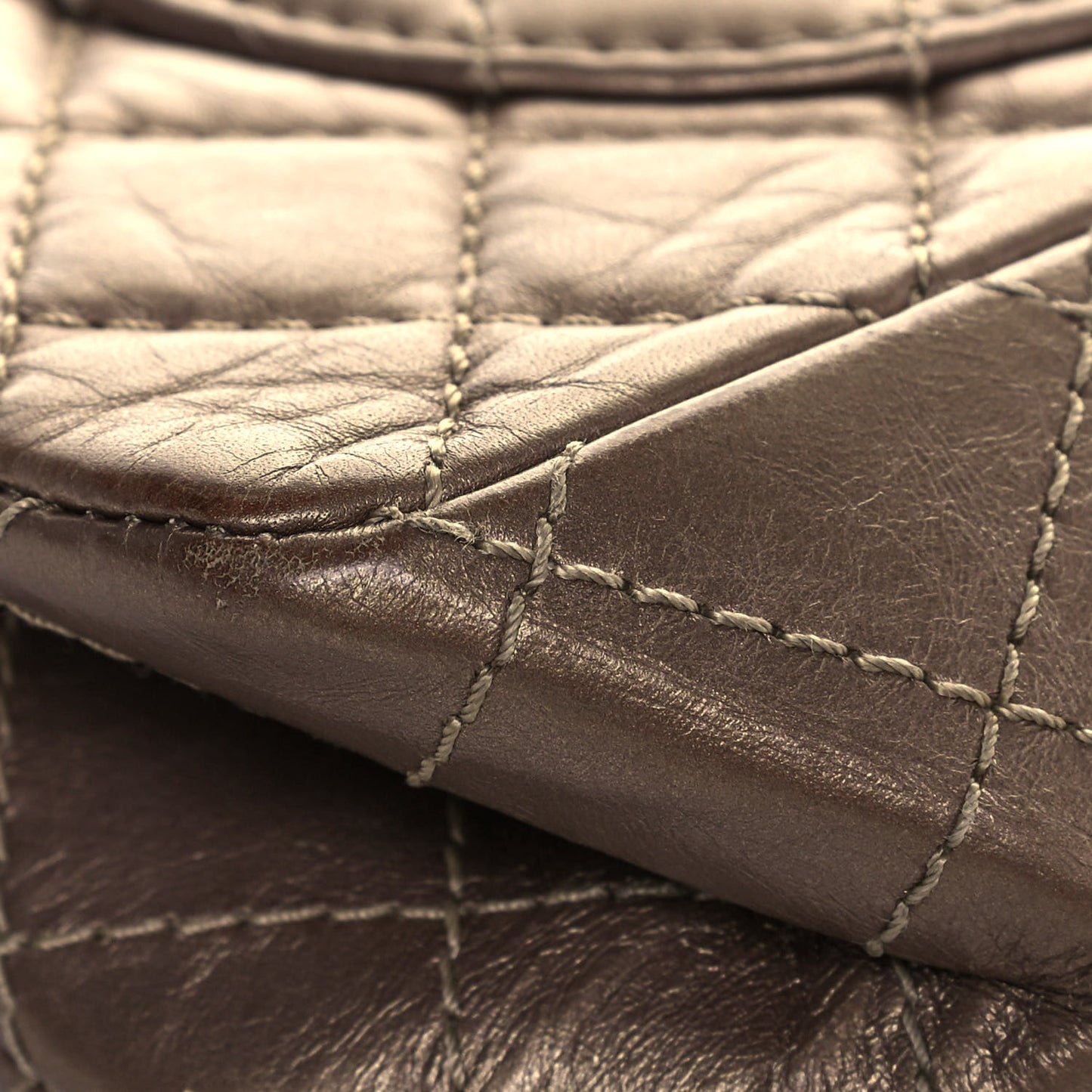 Metallic Aged Calfskin Quilted 2.55 Reissue 225 Flap Dark Gold