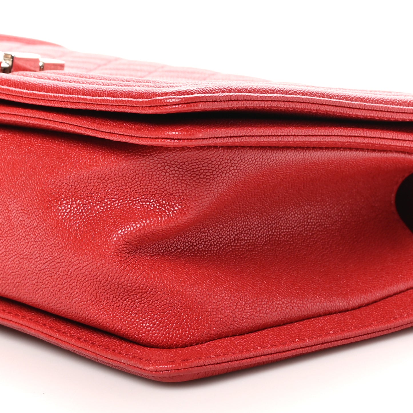 Caviar Quilted Medium Boy Flap Red
