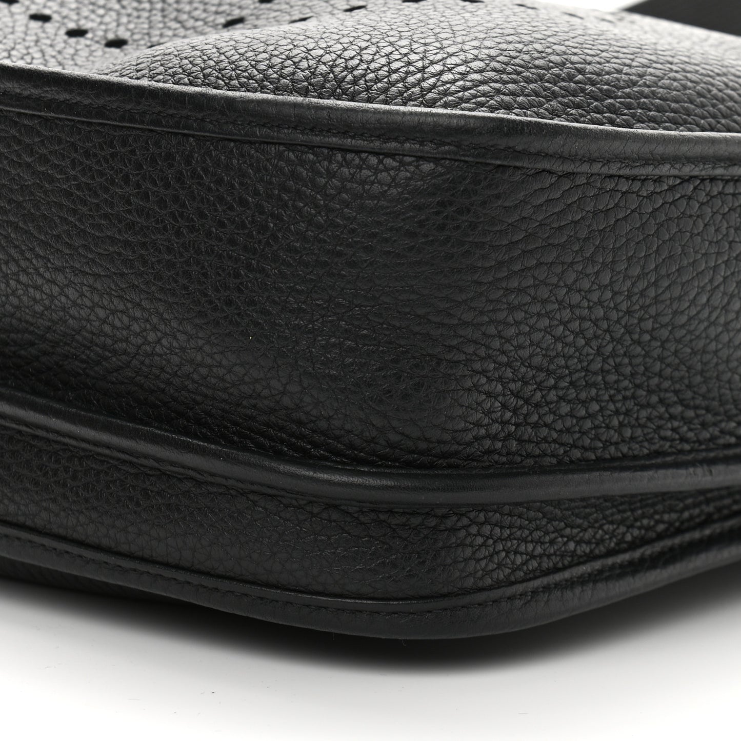 Taurillon Clemence Evelyne III PM Black