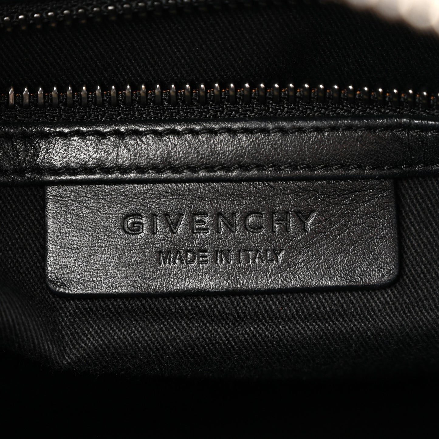 Shiny Lord Calfskin Small Antigona Black