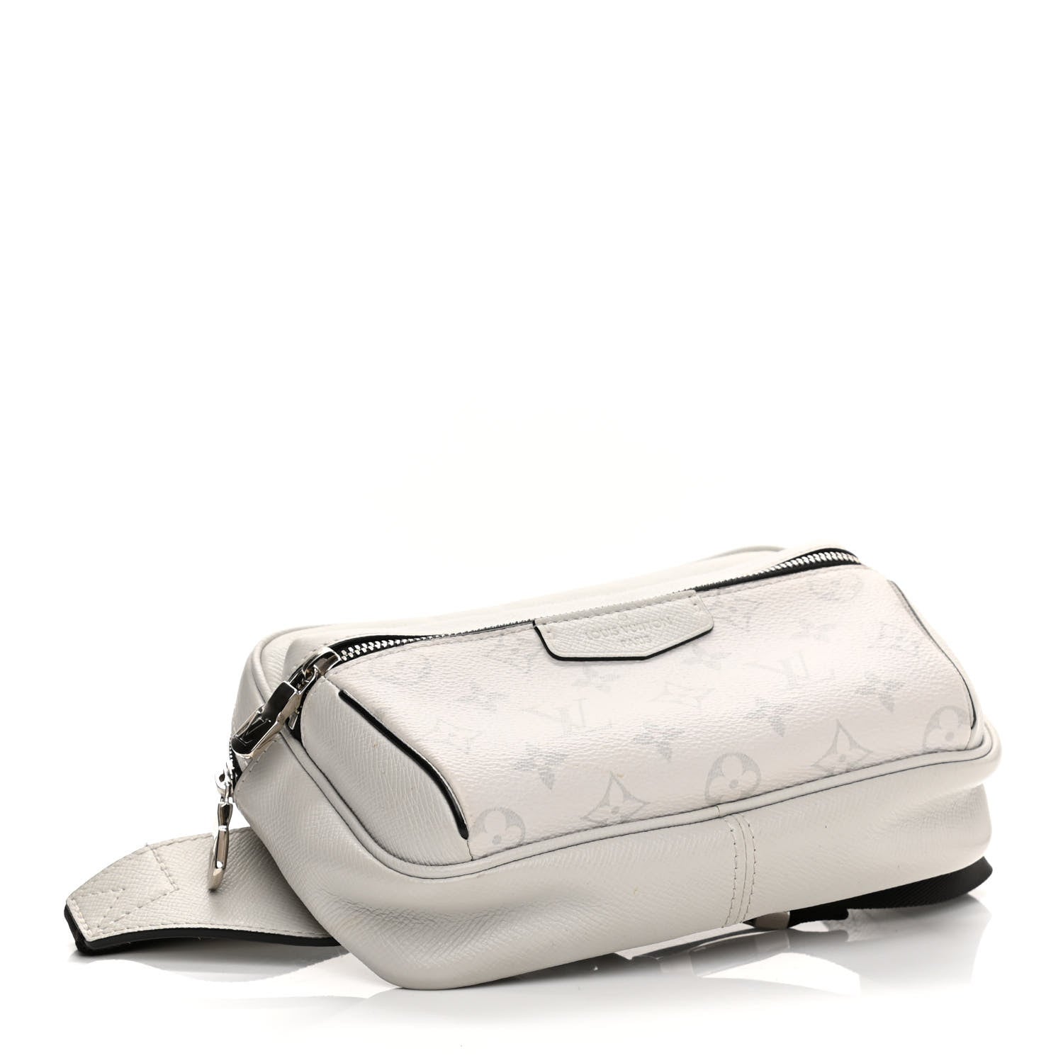 Louis Vuitton Taiga Monogram Outdoor Bumbag White 4 of 10