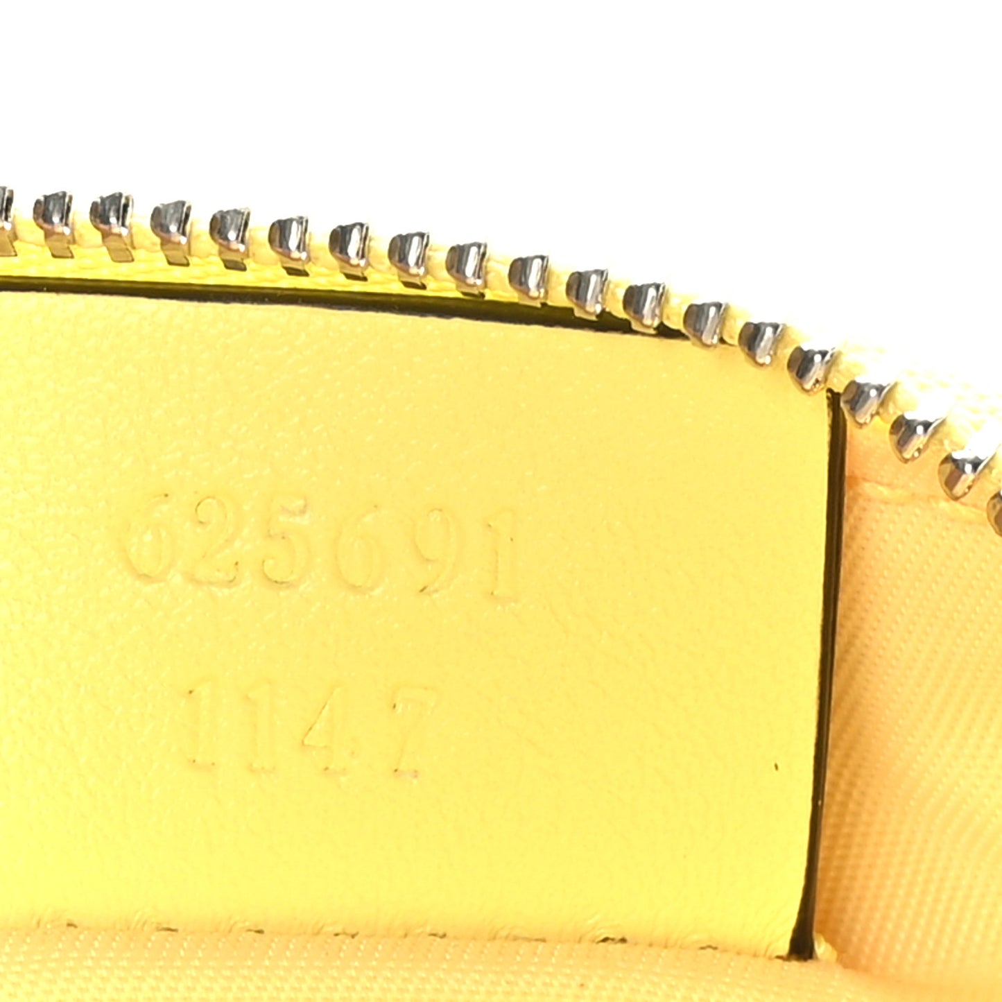 Calfskin Matelasse GG Marmont Key Pouch Banana
