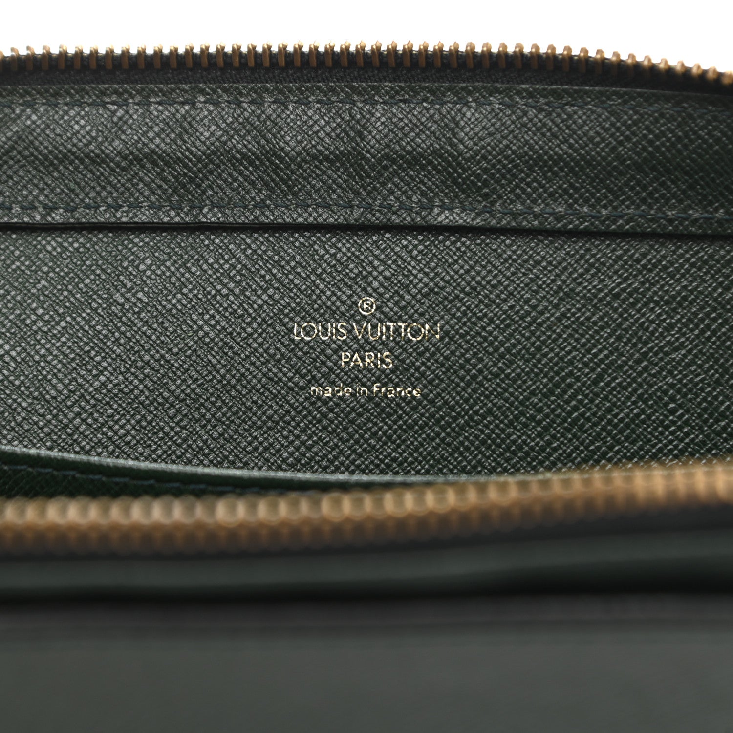 Louis Vuitton Taiga Baikal Pochette Epicea 6 of 11