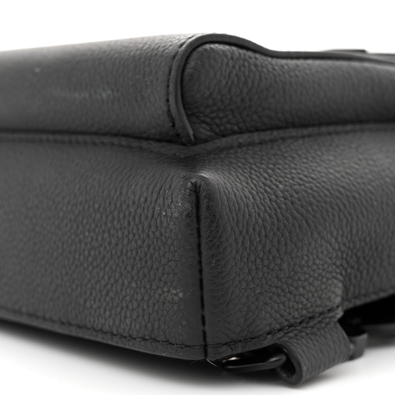 Louis Vuitton Grained Cowhide Aerogram Pilot Slingbag Black 9 of 11