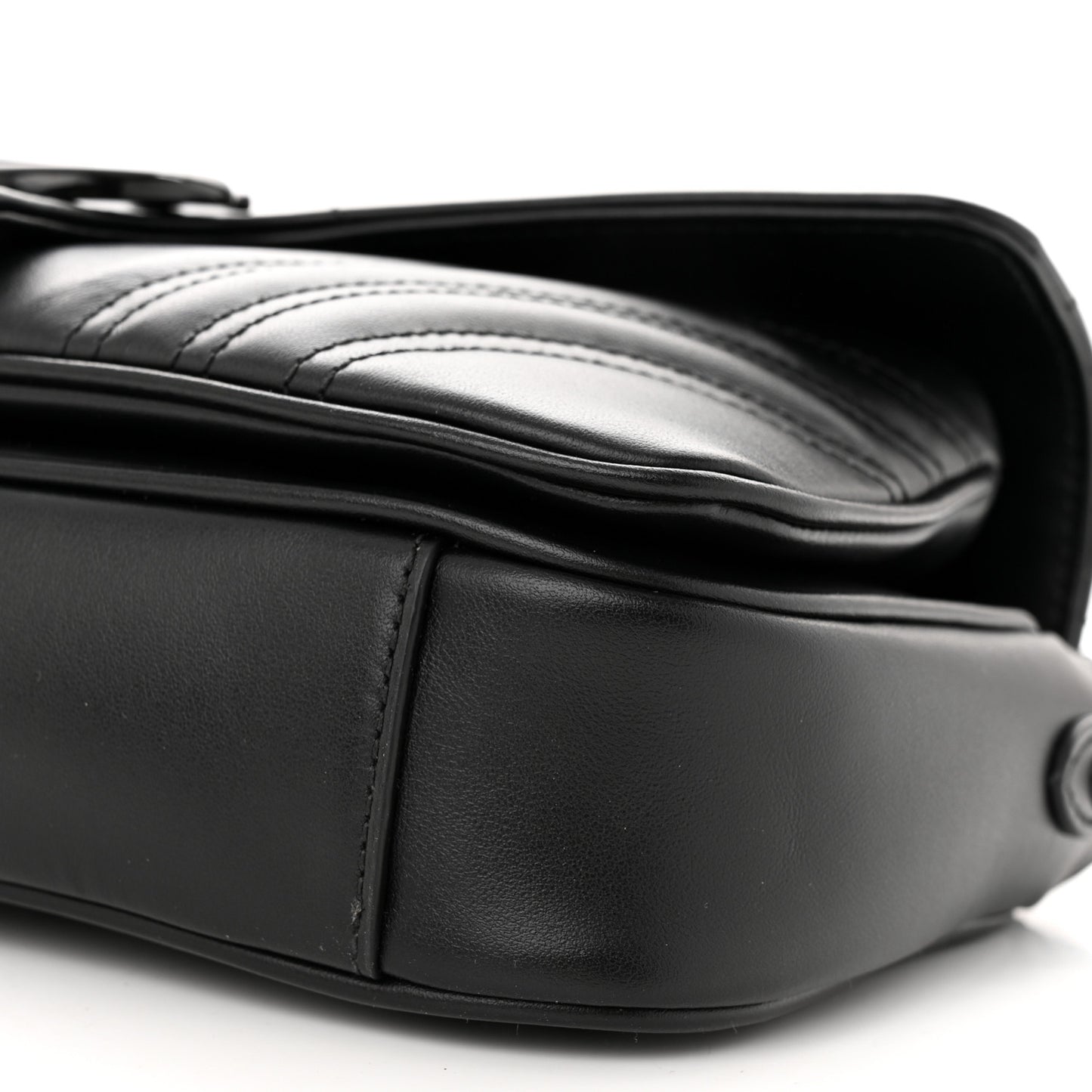 Calfskin Matelasse Monochrome GG Marmont Crossbody Shoulder Bag Black