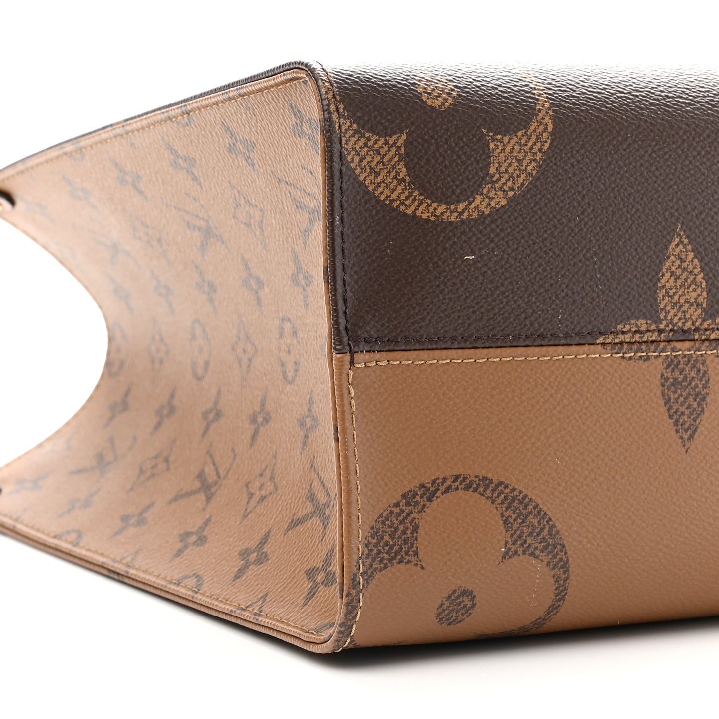 Reverse Monogram Giant Onthego MM