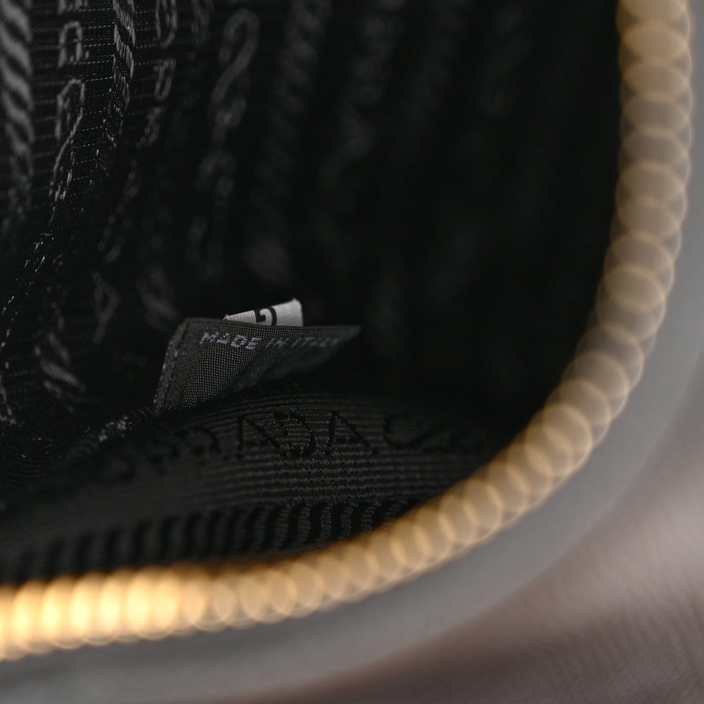 Saffiano Lux Re-Edition 2005 Shoulder Bag Black