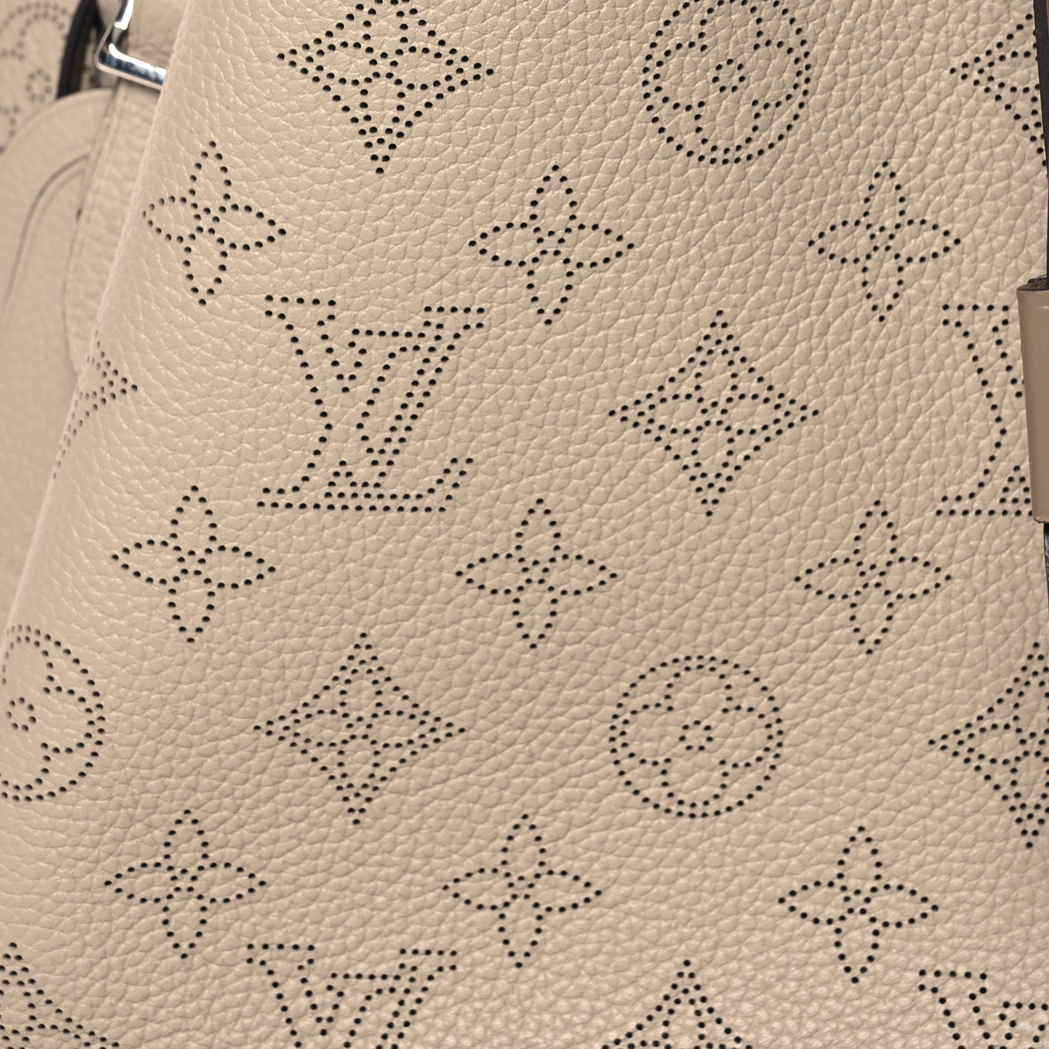 Louis Vuitton Mahina Muria Galet 9 of 13