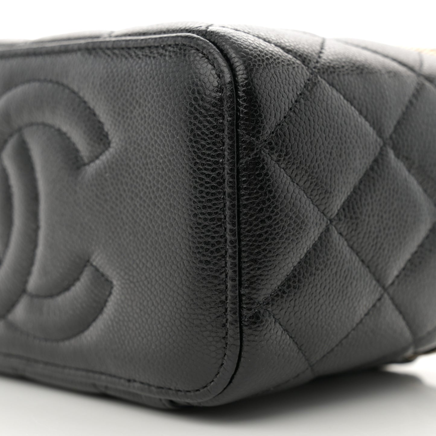 Caviar Quilted Small Vanity Case With Chain Black