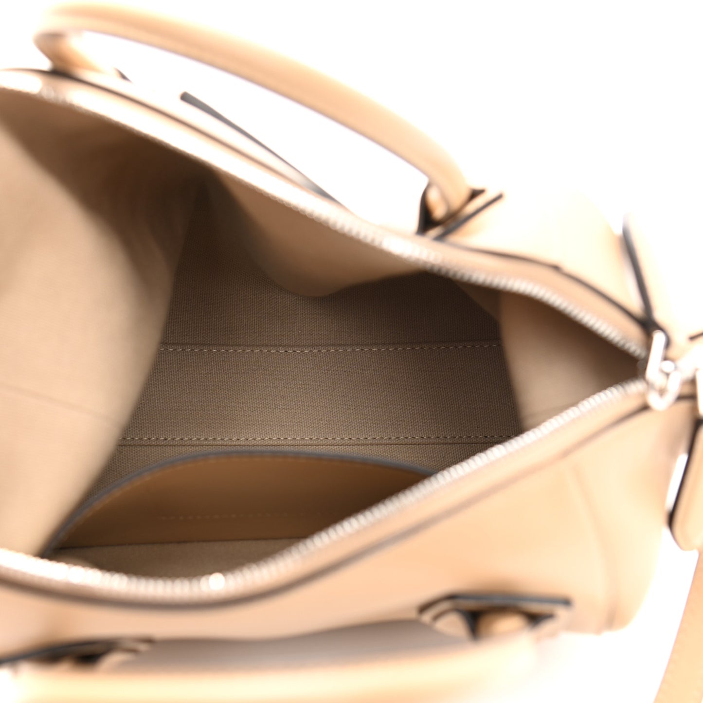 Smooth Calfskin Small Soft Antigona Beige Cappuccino