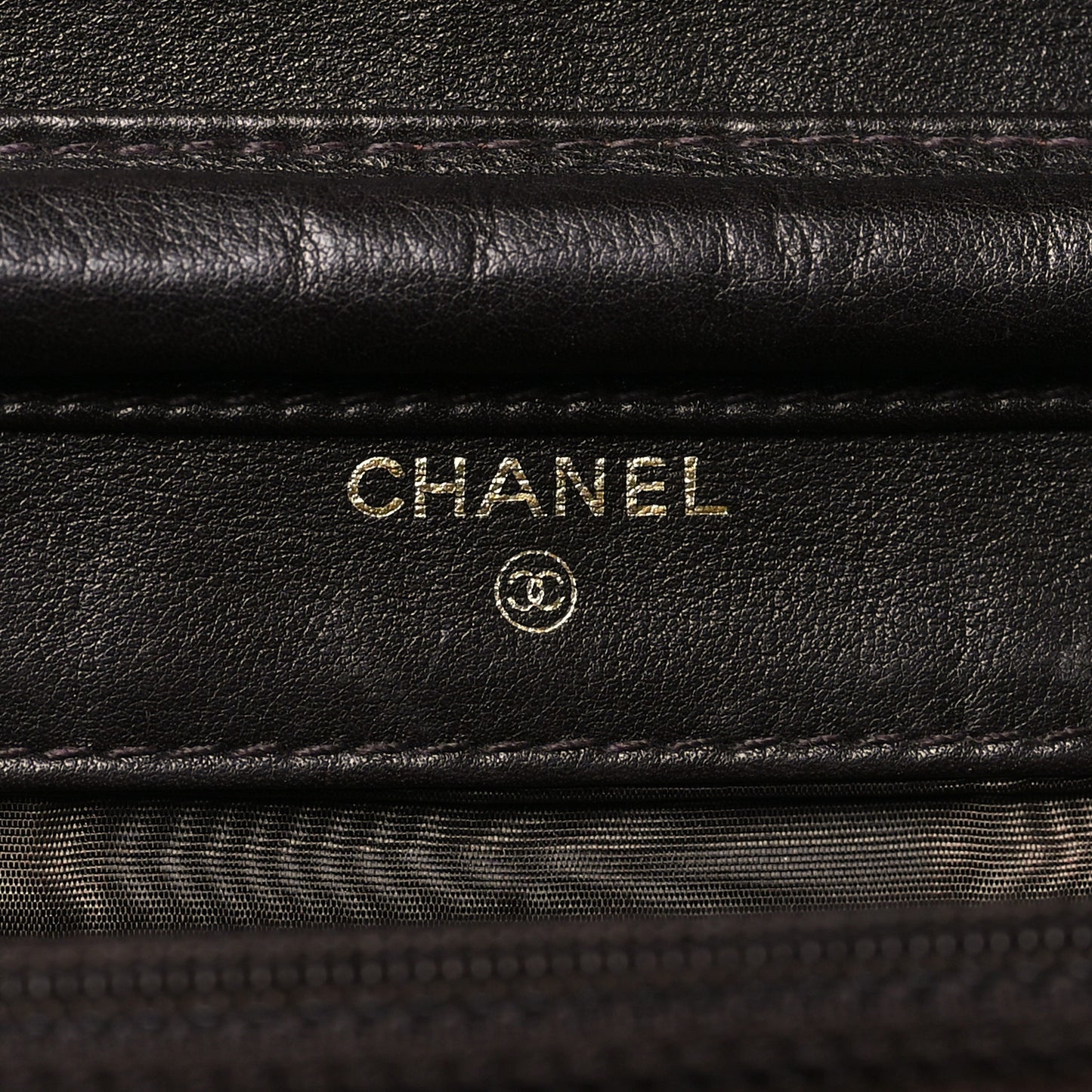 Suede Timeless CC Wallet on Chain WOC Brown