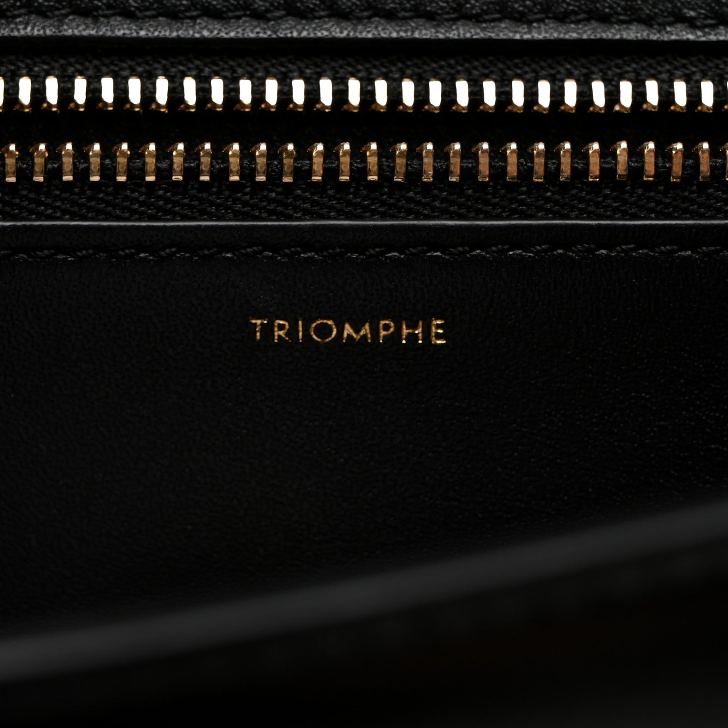 Shiny Calfskin Chain Besace Triomphe Black