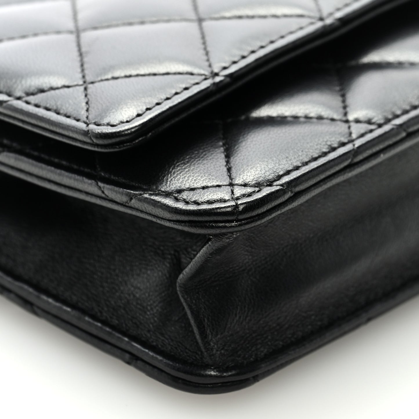 Lambskin Quilted Wallet On Chain WOC Black