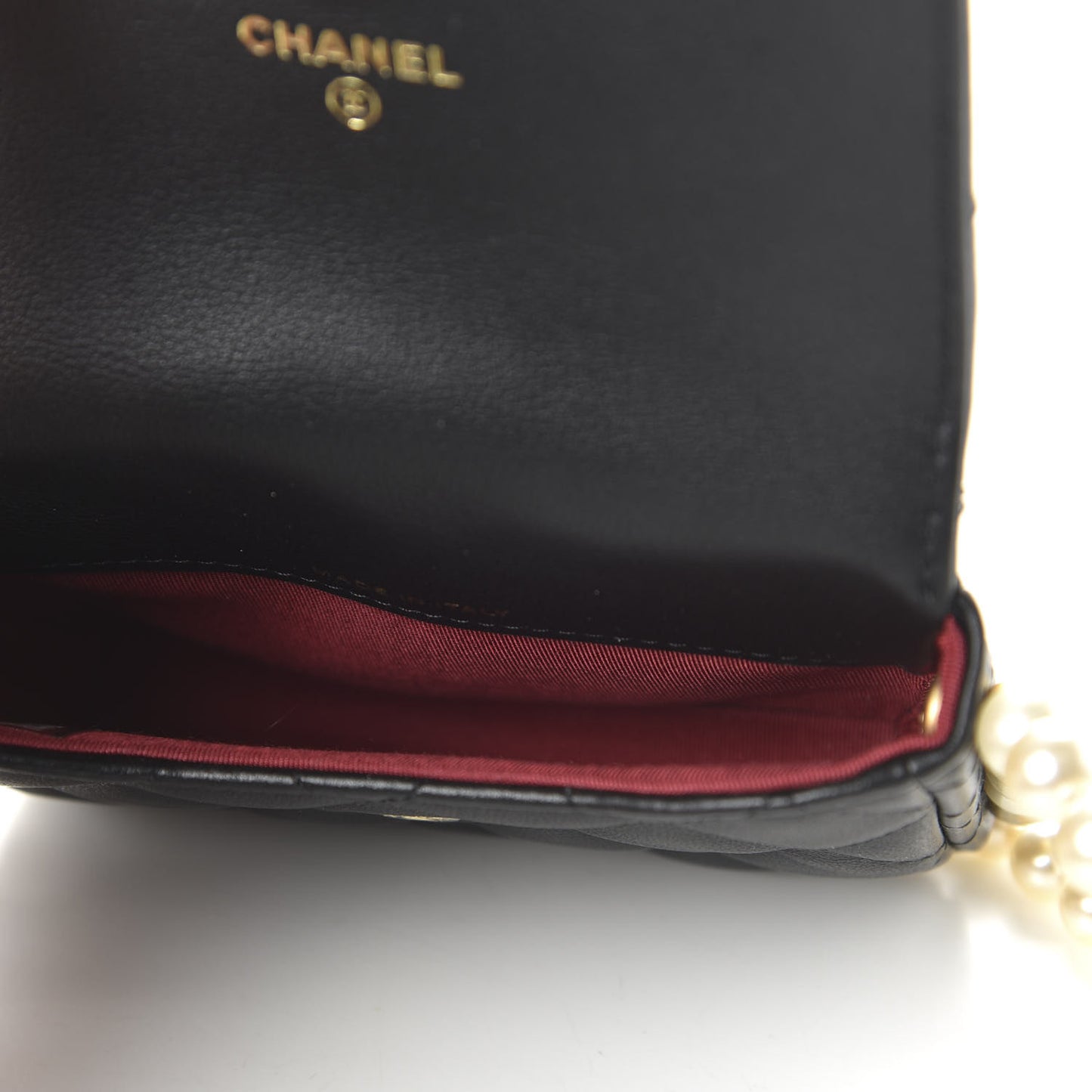 Calfskin Quilted About Pearls Card Holder Flap With Chain Black