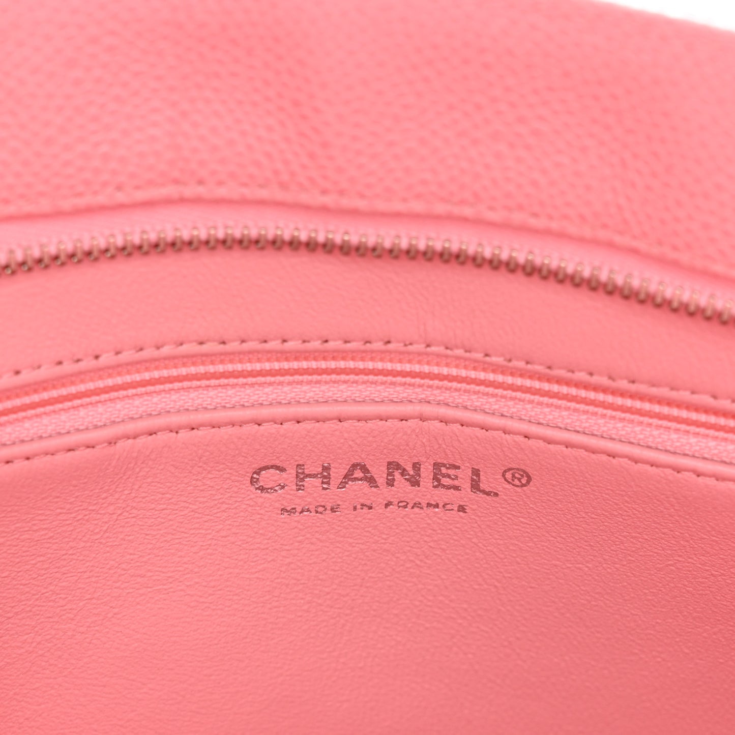 Caviar Quilted Medallion Tote Light Pink