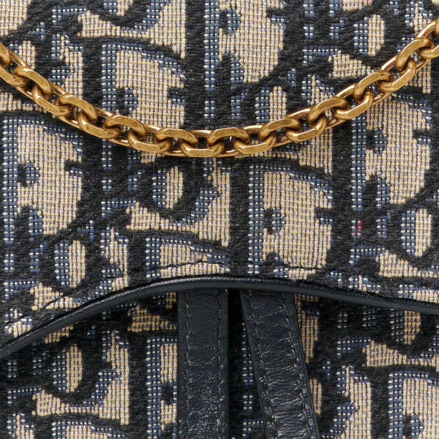 Oblique Saddle Chain Pouch Blue
