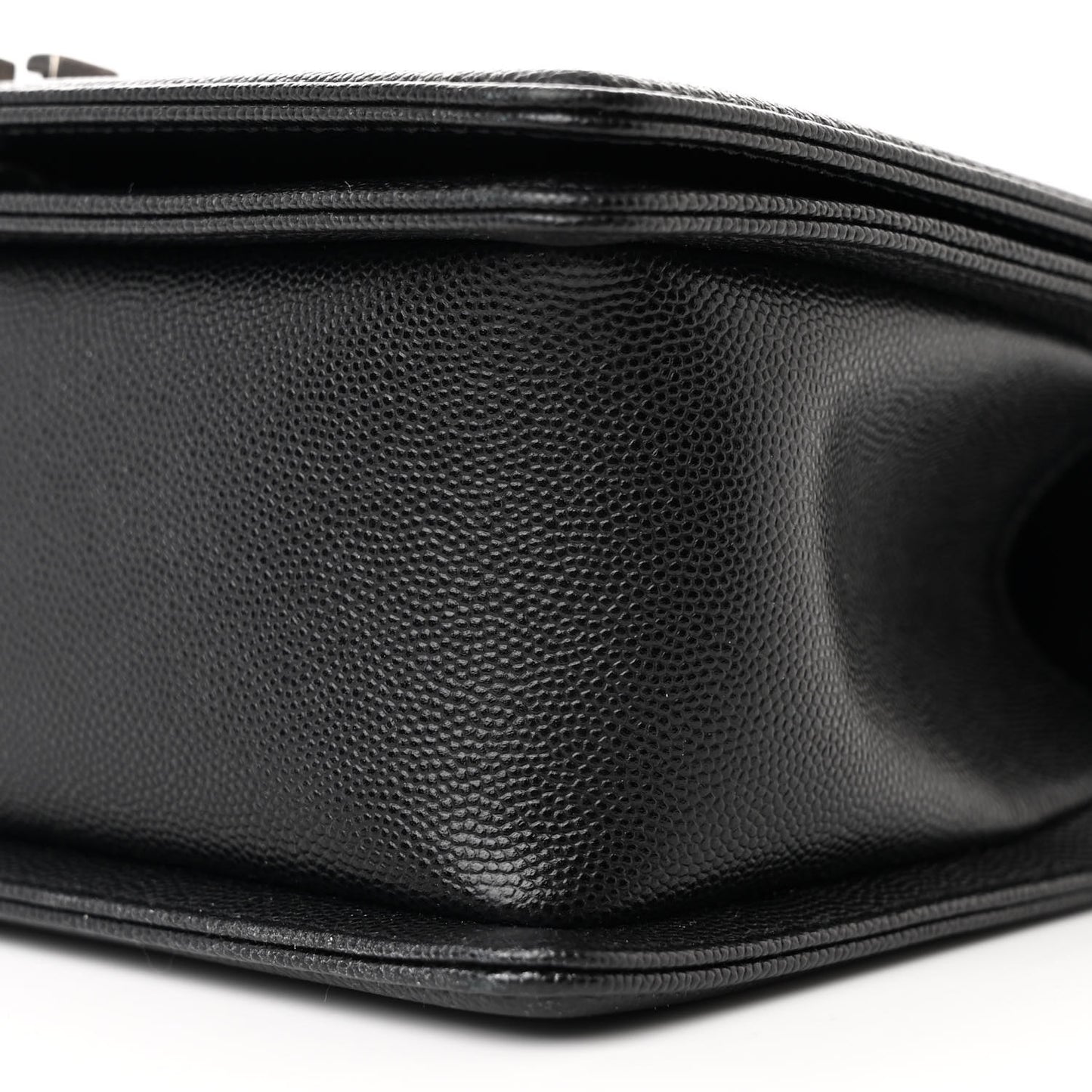 Caviar Quilted Medium Boy Flap Black