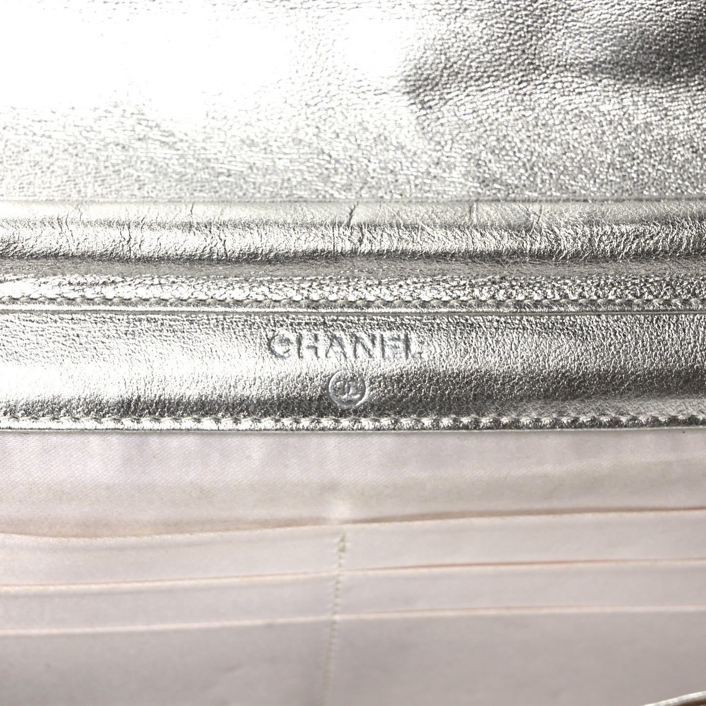 Nylon Travel Wallet On Chain WOC Metallic Silver