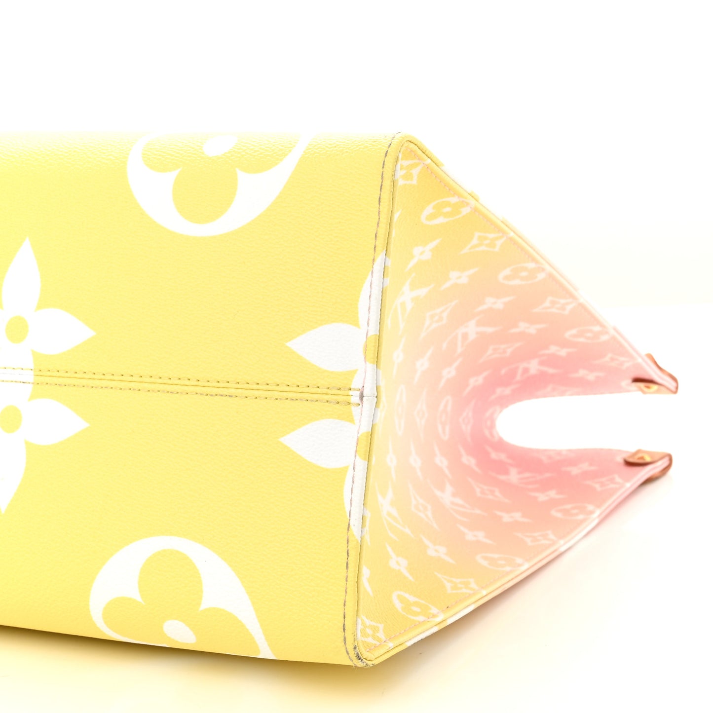 Monogram Giant By The Pool Onthego GM Light Pink