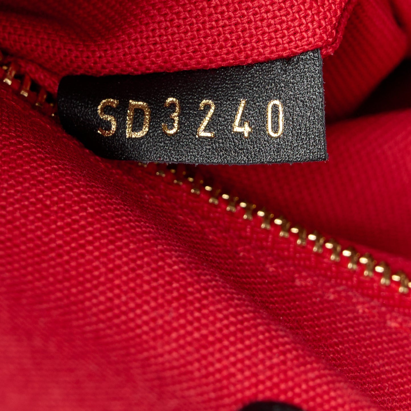 Reverse Monogram Giant Onthego MM