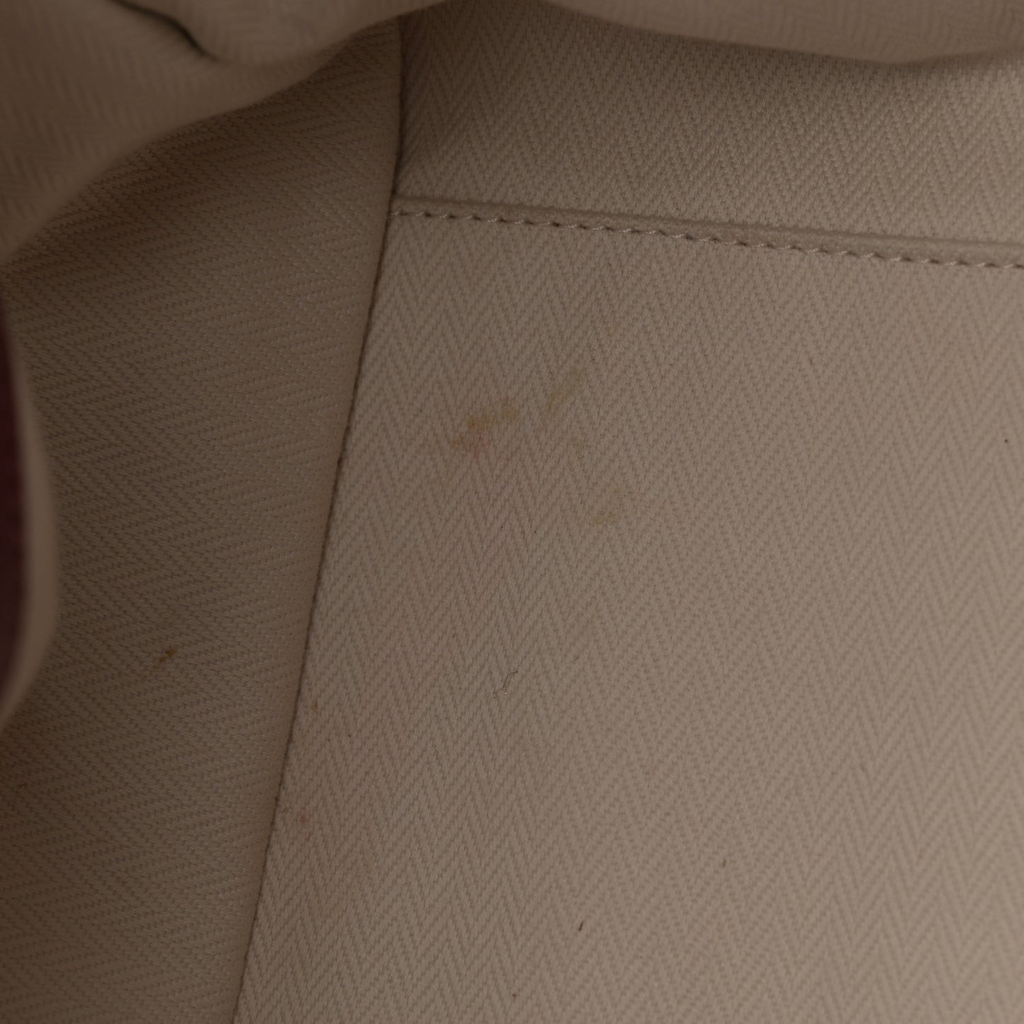 Polished Saddle Calfskin Soft Margaux 15 Amaranto