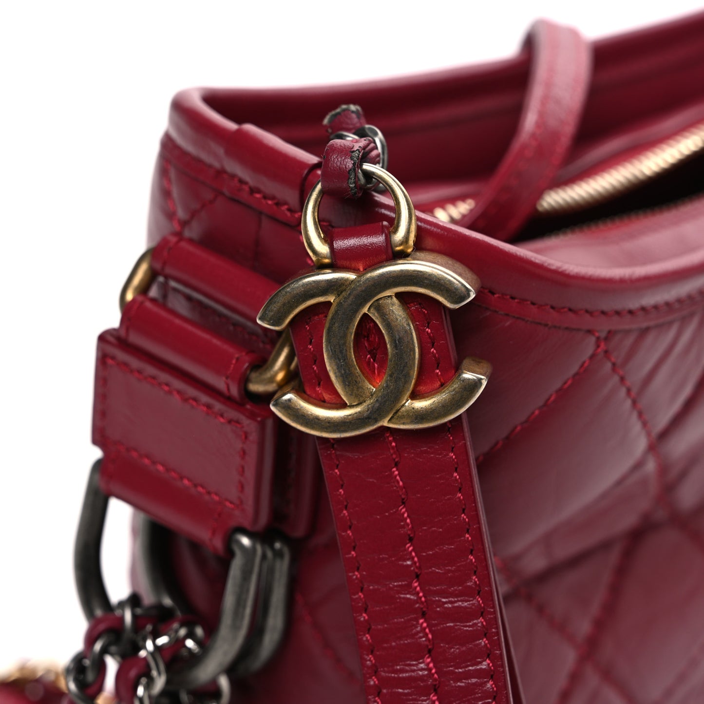 Aged Calfskin Quilted Small Gabrielle Hobo Red