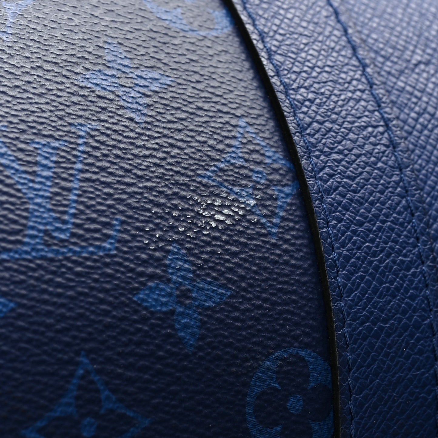 Taiga Monogram Eclipse Keepall Bandouliere 50 Pacific Blue