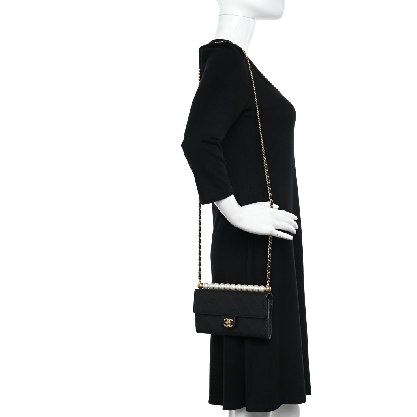 Lambskin Quilted Chic Pearls Clutch With Chain Black