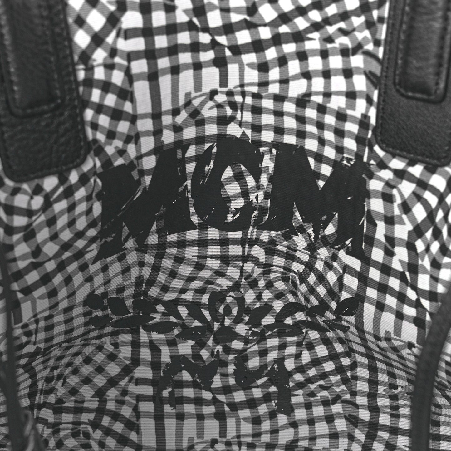 Visetos Medium Liz Reversible Shopper Tote Black
