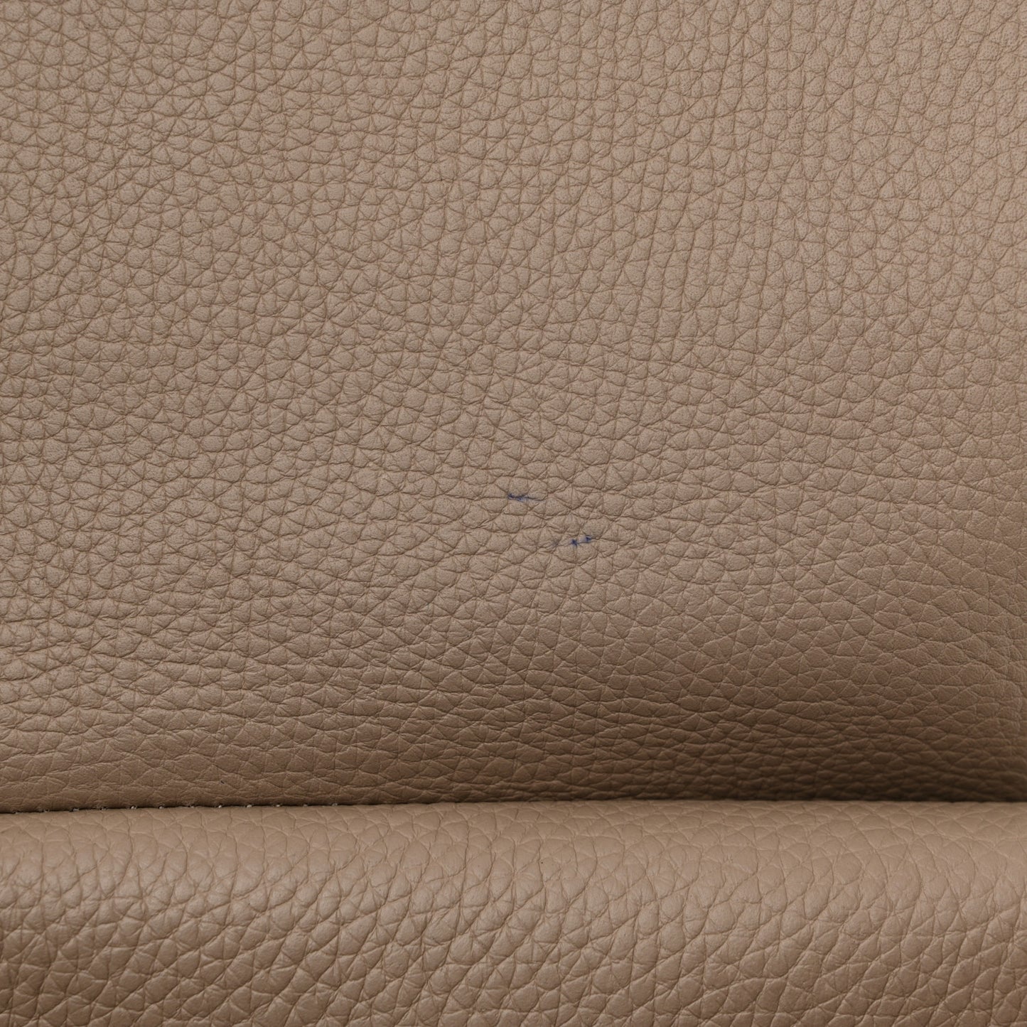 Grained Calfskin Hunting Bag II Stone