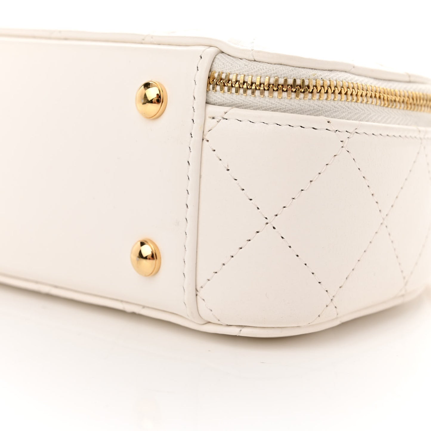 Lambskin Quilted Small Chic Riviera Top Handle Vanity Case White