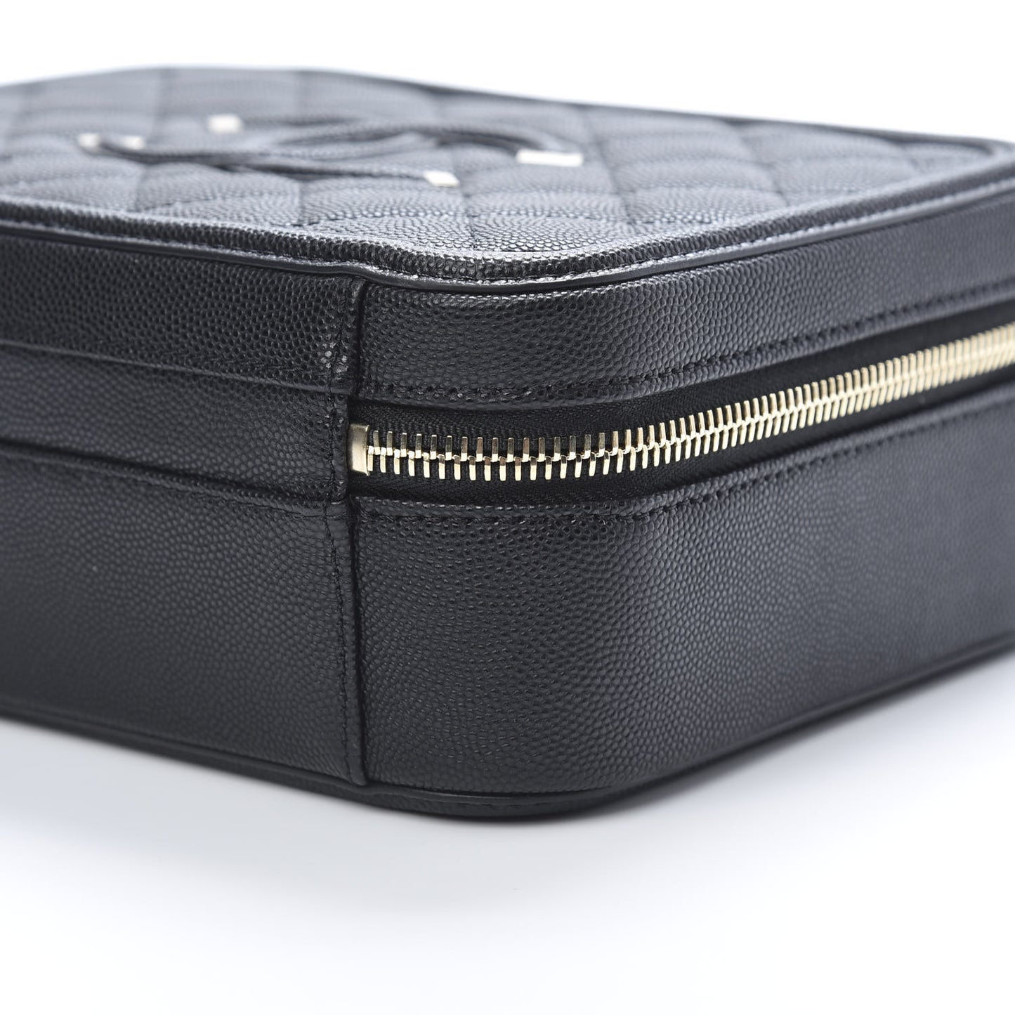 Caviar Quilted Medium CC Filigree Vanity Case Black
