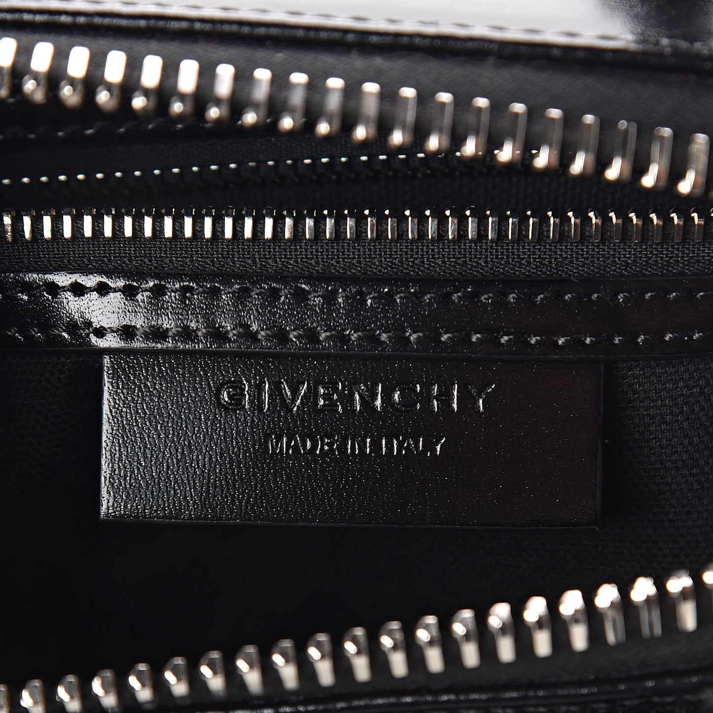 Shiny Lord Calfskin Mini Antigona Black