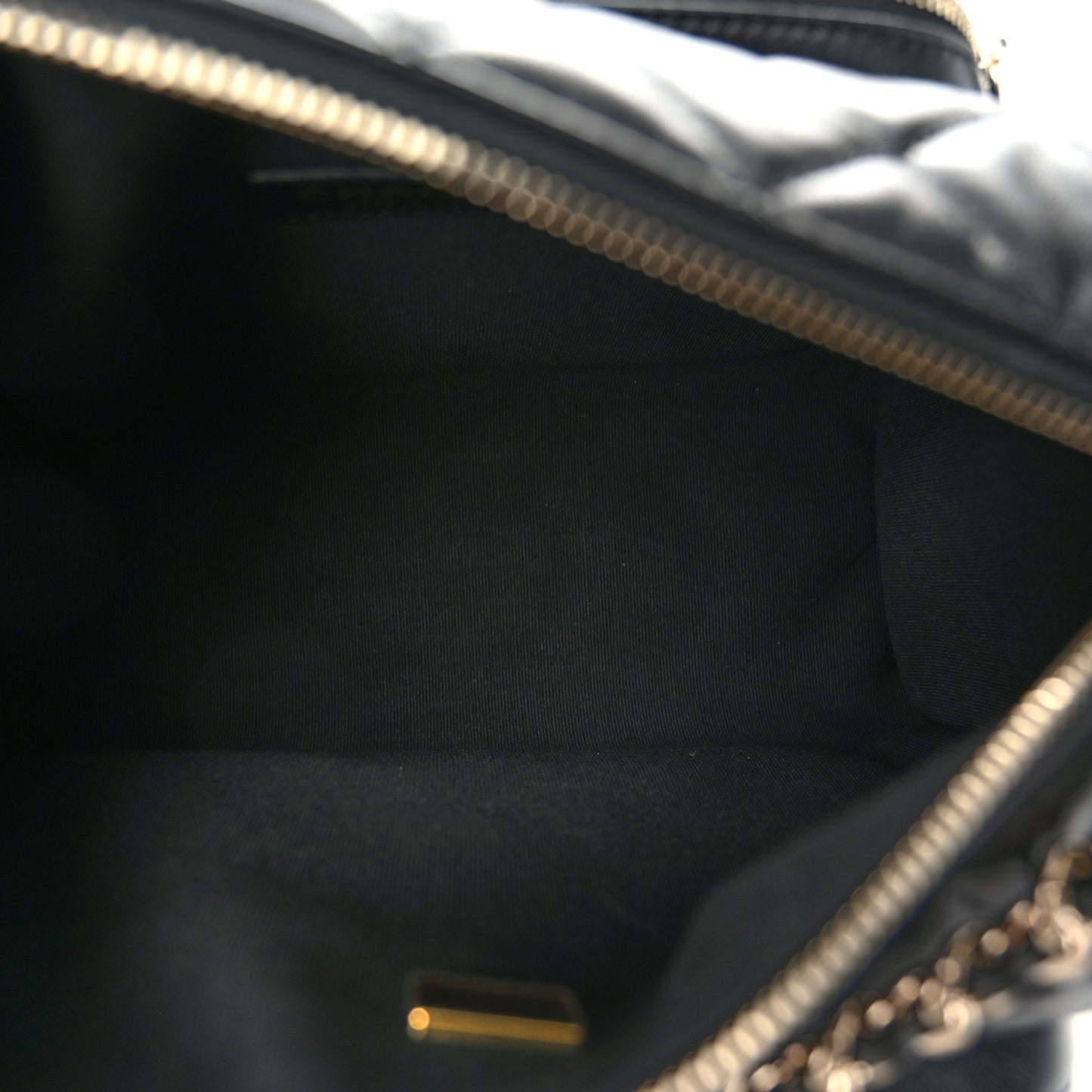 Shiny Crumpled Lambskin Quilted Medium Preppy Pocket Camera Case Black
