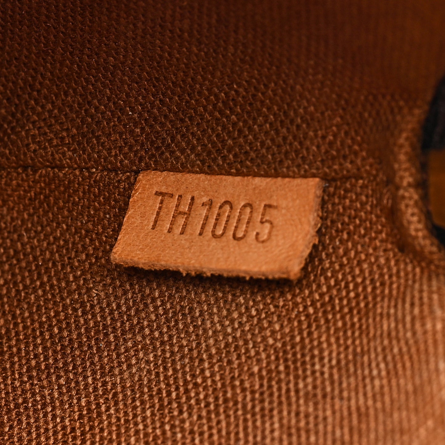 LOUIS VUITTON Monogram Mini Ellipse Wristlet Clutch