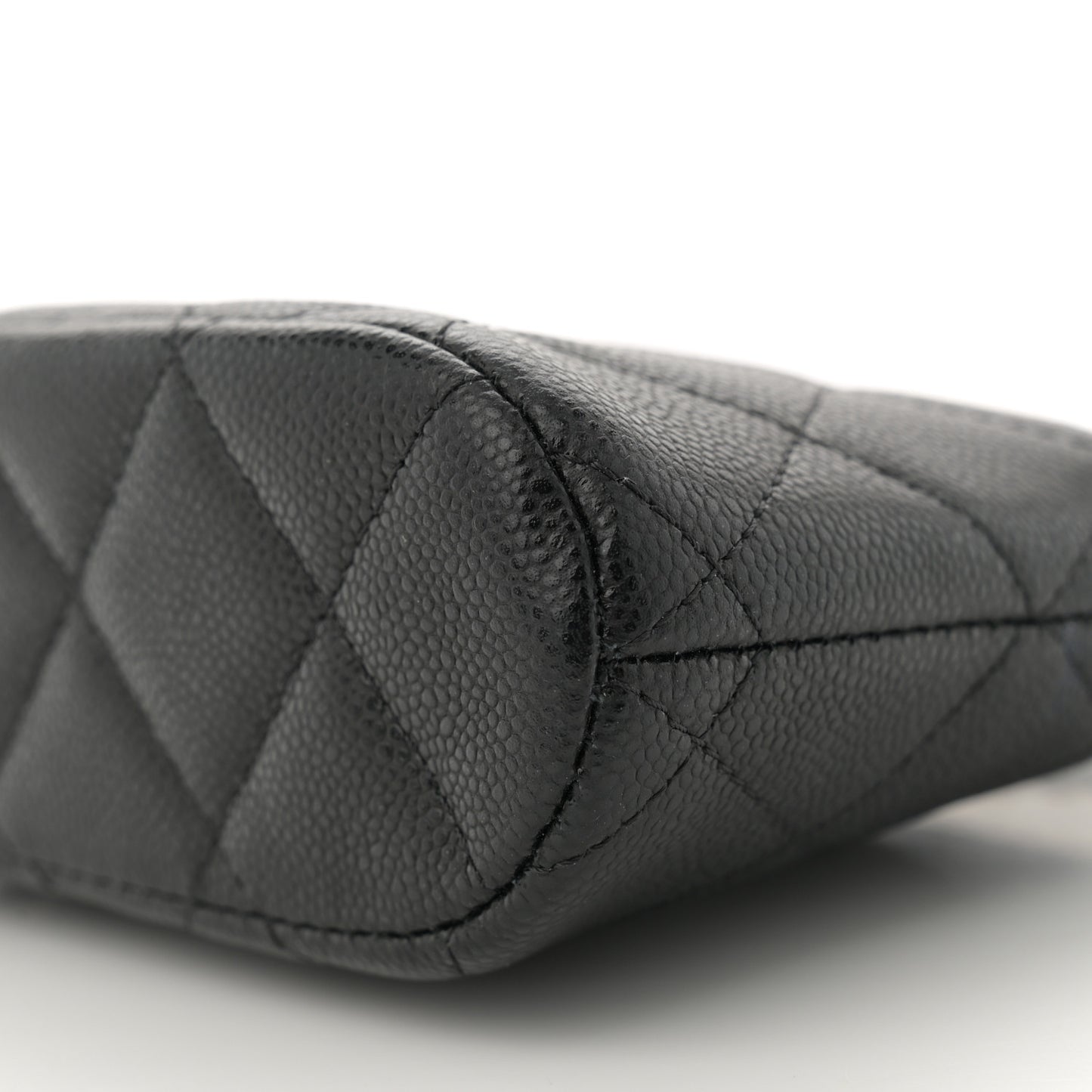 Caviar Quilted Classic Clutch With Chain Black