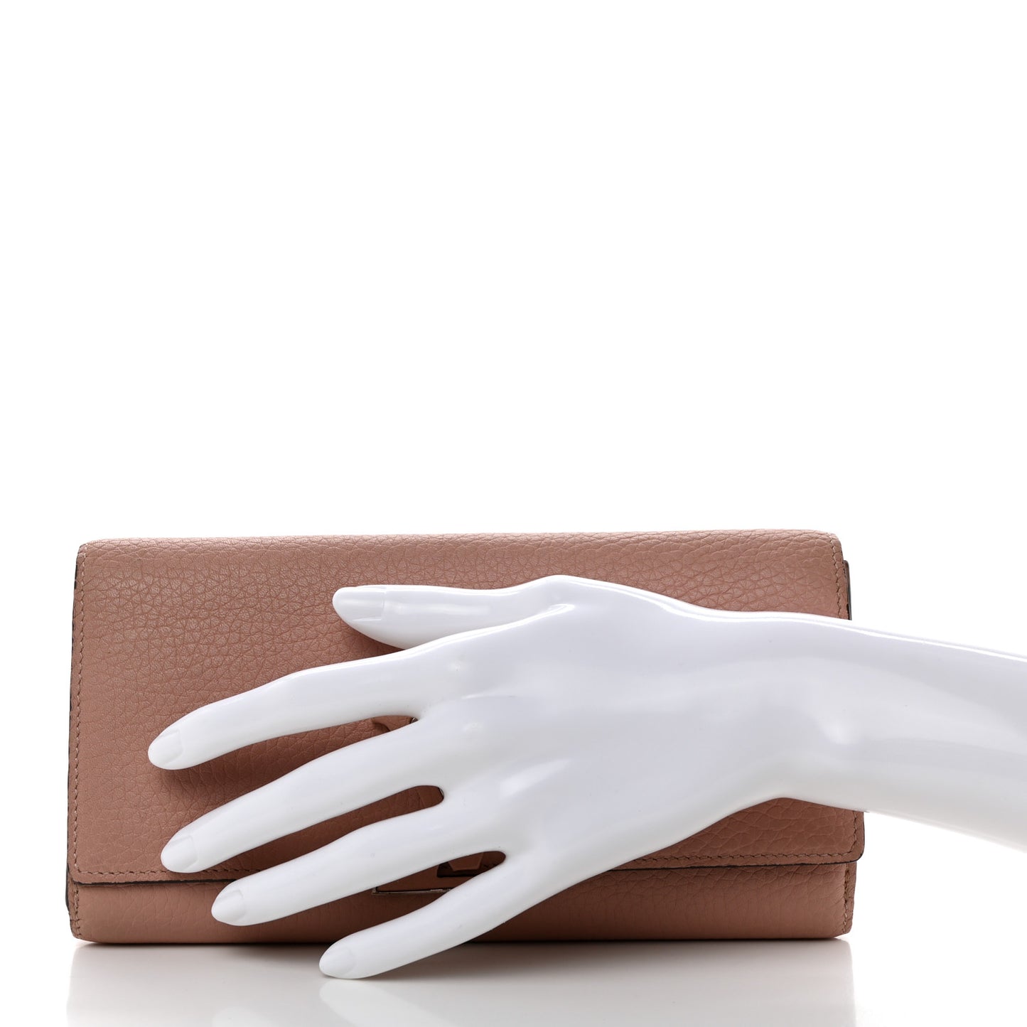 Taurillon Capucines Wallet Magnolia