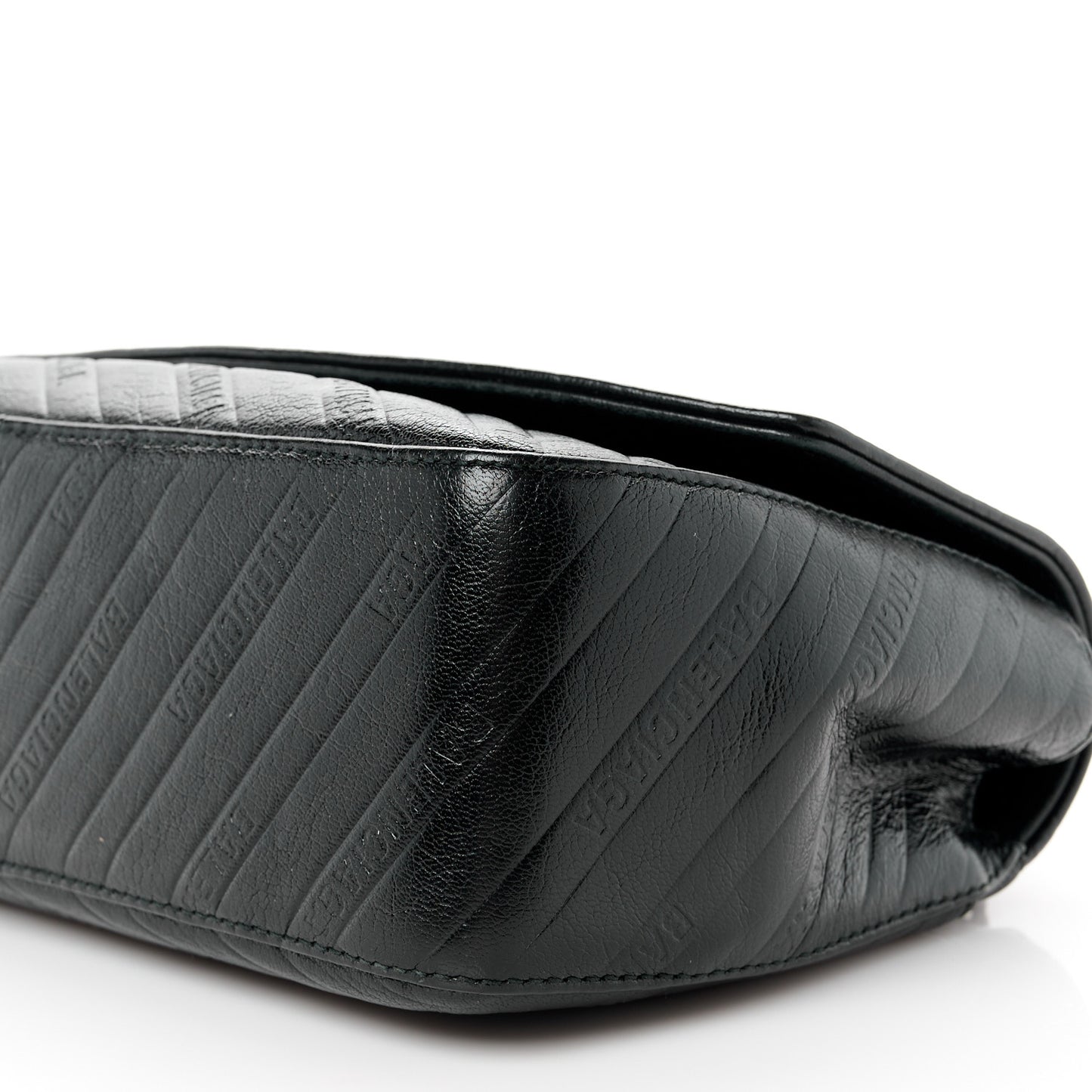 Shiny Goatksin Logo Embossed Monochrome M BB Round Shoulder Bag Black