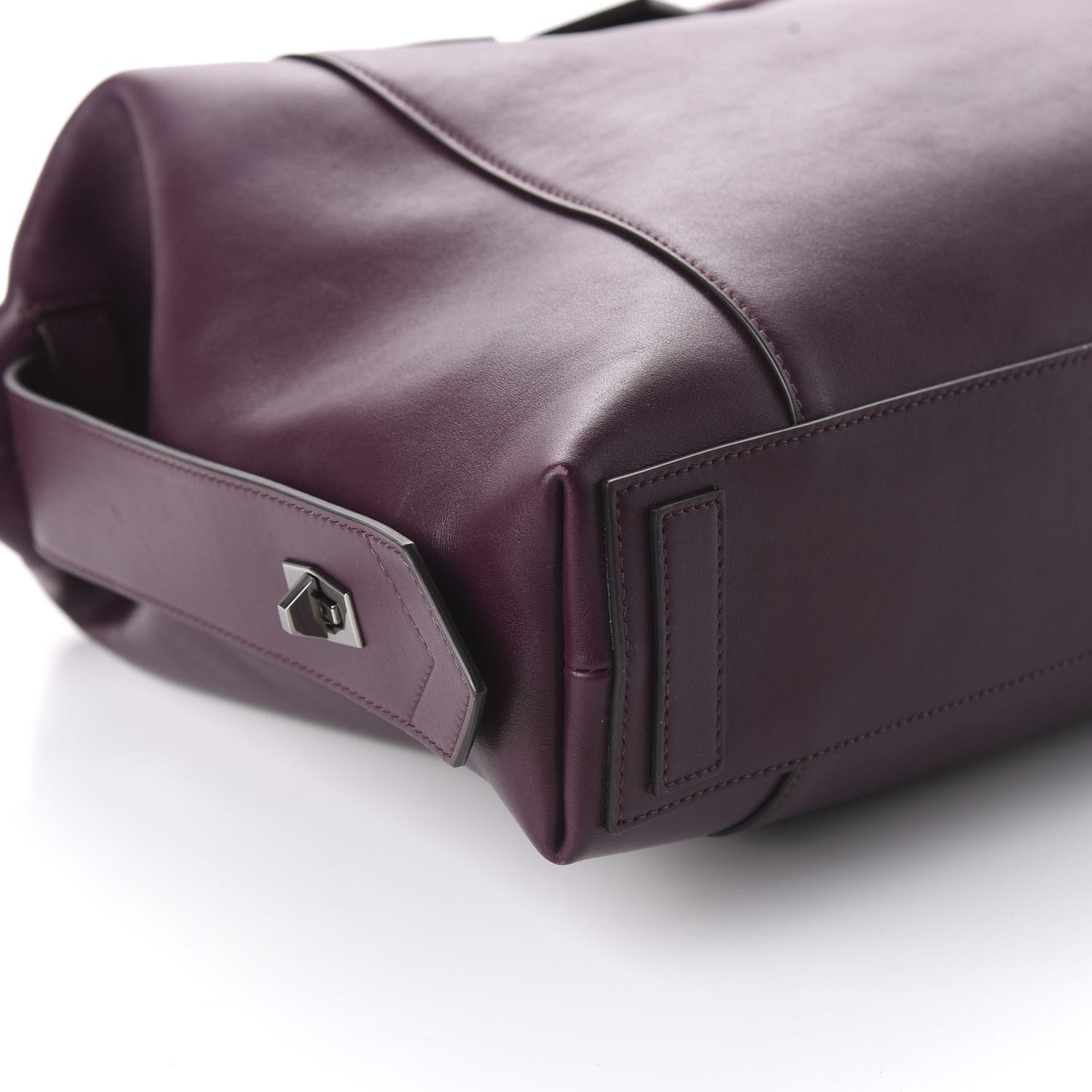 Smooth Calfskin Medium Soft Antigona Aubergine
