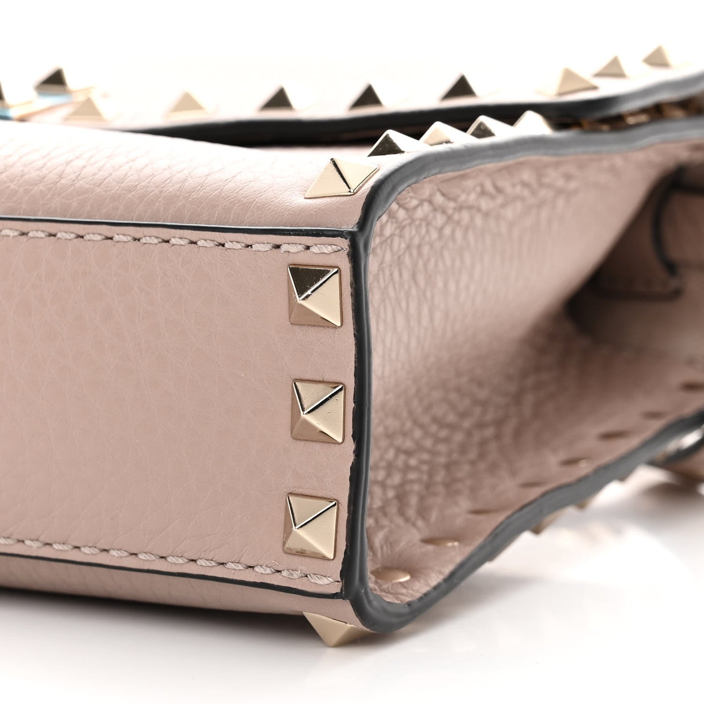 Pebbled Calfskin Medium Rockstud Flip Lock Crossbody Bag Poudre