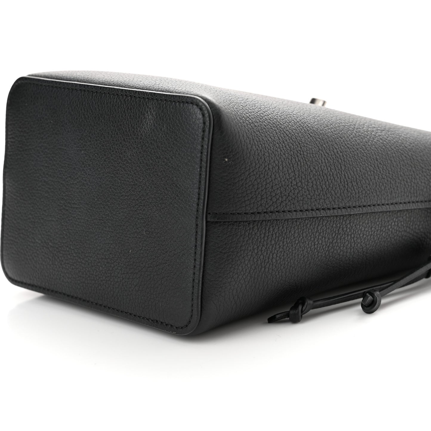Calfskin Nano Lockme Bucket Black